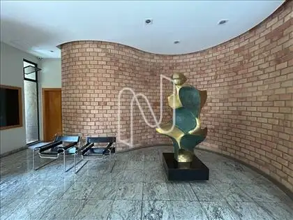 LOBBY 