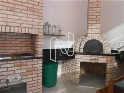 Churrasqueira e forno de pizza 