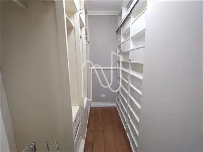  CLOSET