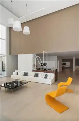 LOBBY 