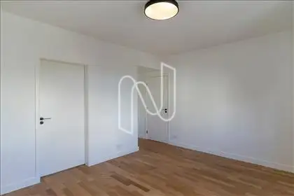 SUITE 