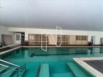 PISCINA 