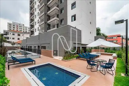  Piscina com solarium