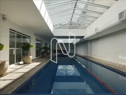 PISCINA COBERTA E AQUECIDA 