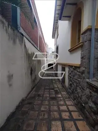 ACESSO LATERAL (EDICULA - GARAGEM)