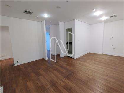  Sala com divisórias 