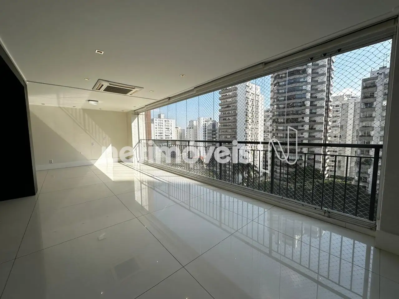 TERRAÇO FECHADO PERSIANAS VIDRO