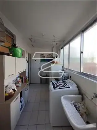 ÁREA SERVIÇO COM QUARTO E BANHEIRO 