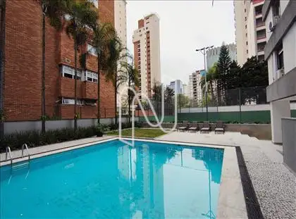 PISCINA 