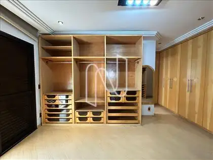 closet  