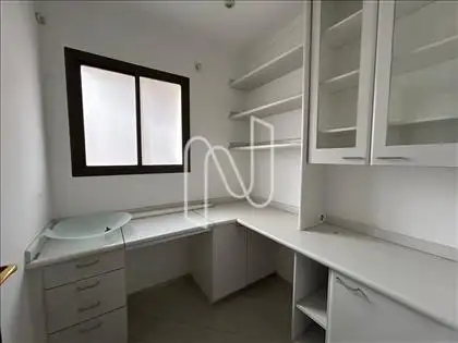  quarto de empregada / escritório