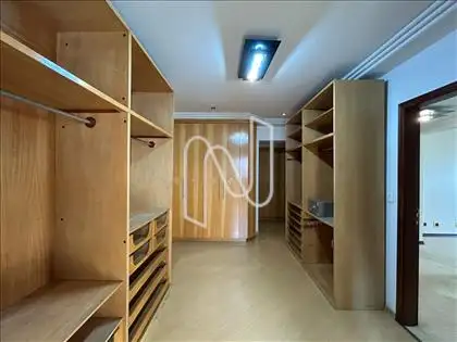 closet  