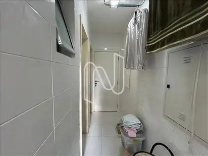 CORREDOR  ACESSO A DESPENSA E WC EMPREGADA 
