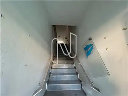 escada para o piso superior 