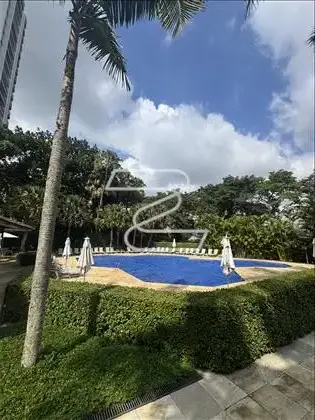 PISCINA 