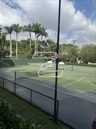 QUADRA DE TÊNIS 