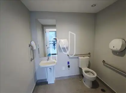 BANHEIRO COMPARTILHADO DA ÁREA COMUM 