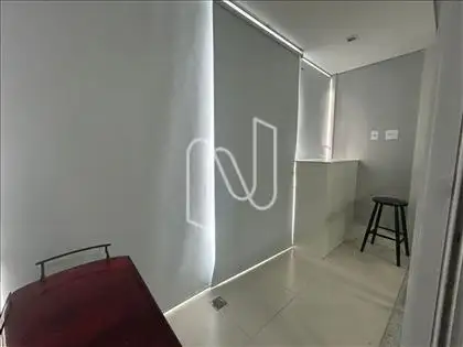 VARANDA COM PERSIANAS  