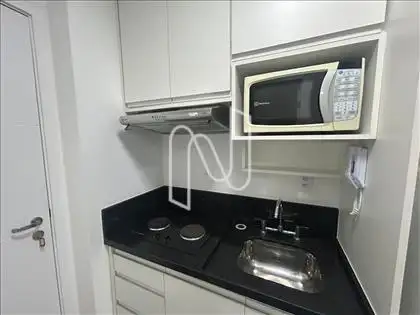 COZINHA COM GELADEIRA, MICROONDASE FOGÃO 