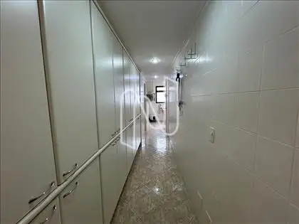 corredor para área de serviço 