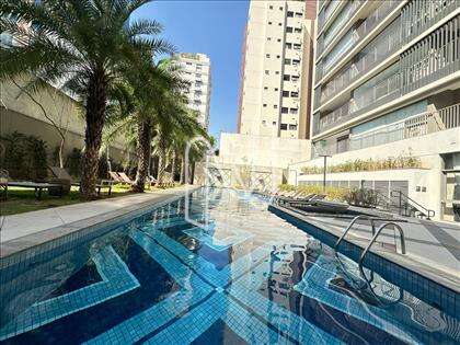 PISCINA COM 25 METROS 