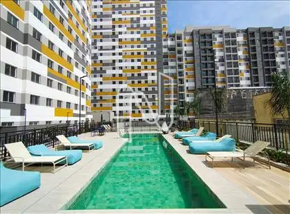 PISCINA 