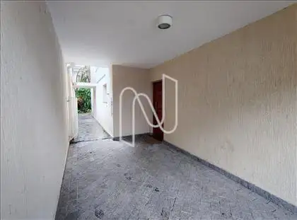 ENTRADA E VAGA DE GARAGEM 