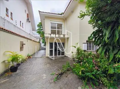 ÁREA EXTERNA/JARDIM
