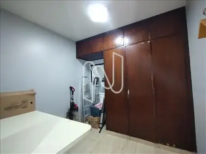 QUARTO NA ÁREA SERVIÇO
