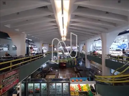 ÁREA INTERNA DO MERCADO MUNICIPAL 