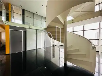 hall de entrada - escadas para mezaninno 