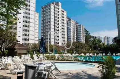 PISCINA 