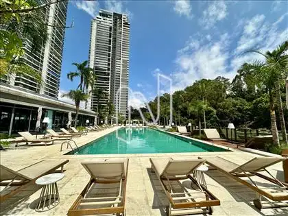 PISCINA 
