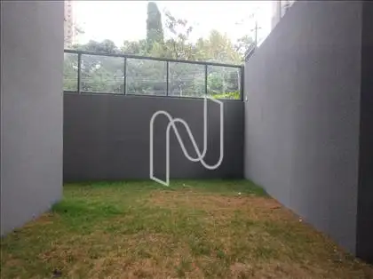 LOJA COM ACESSO PARA ÁREA JARDIM 