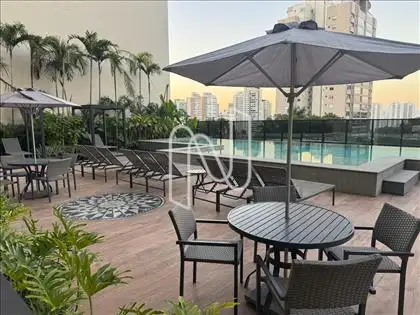 PISCINA 