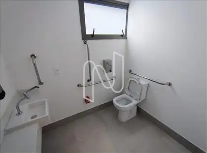 BANHEIRO COMPARTILHADO 