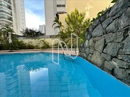 PISCINA 