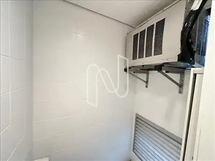 BANHEIRO E CONDENSADORA DE AR 
