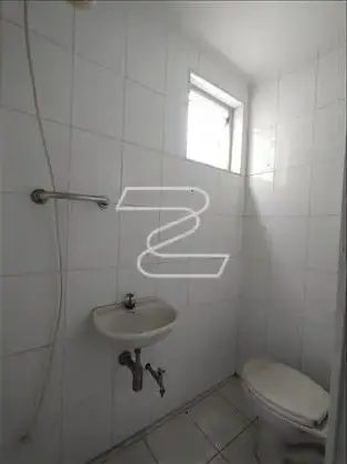 BANHEIRO NA ÁREA SERVIÇO