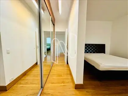 ARMÁRIOS E ENTRADA DA SUITE MASTER