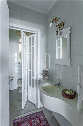 LAVABO NO HALL DE ENTRADA