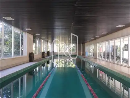 PISCINA COBERTA E AQUECIDA