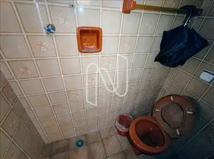WC DE EMPREGADA 