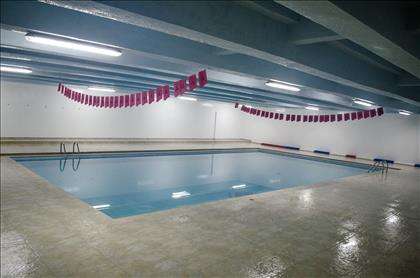 Piscina coberto e aquecida