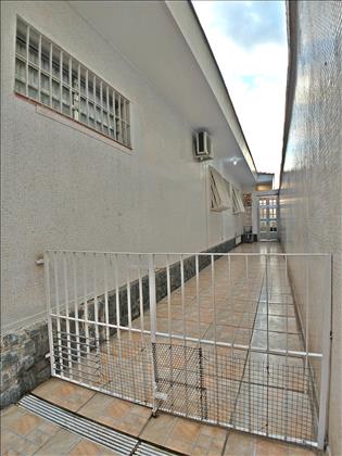 CORREDOR DE ACESSO AO QUINTAL 