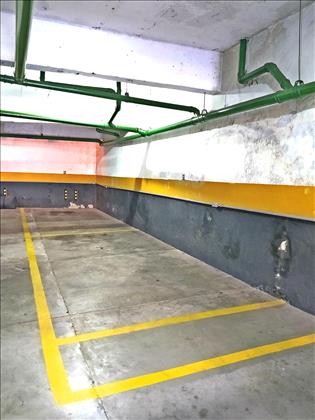 2 VAGAS DE GARAGEM DEMARCADAS