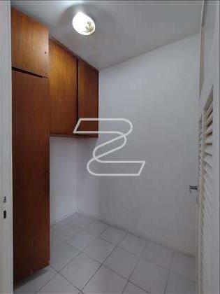 QUARTO NA AREA DE SERVIÇO 
