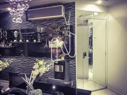 LIVING COM AR CONDICIONADO 