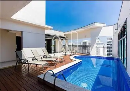 PISCINA 