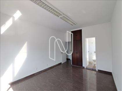 sala com banheiro